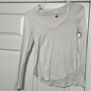 No Boundaries Sweater, Size Medium